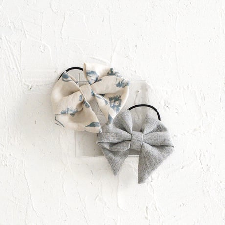 Hair ribbon tie / Pale bloom