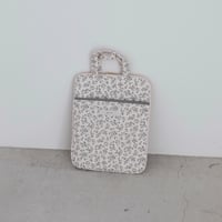 Tablet case / cream flower