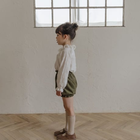 Frill collar blouse / white lace