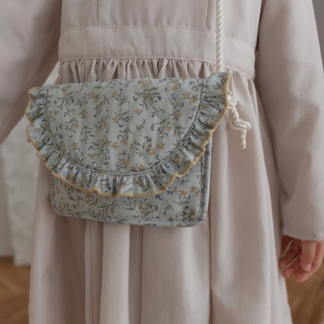 Square frill pochette / blue flower