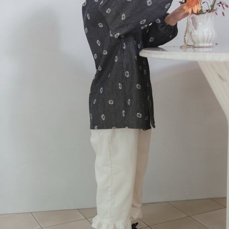 Frill sabrina pants / milk corduroy