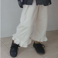 Frill sabrina pants / milk corduroy