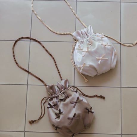 Ribbon pochette / ivory