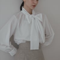 ladies Bow tie blouse / white