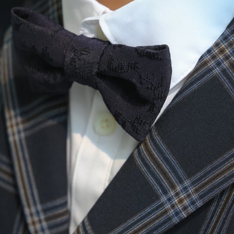Bow tie