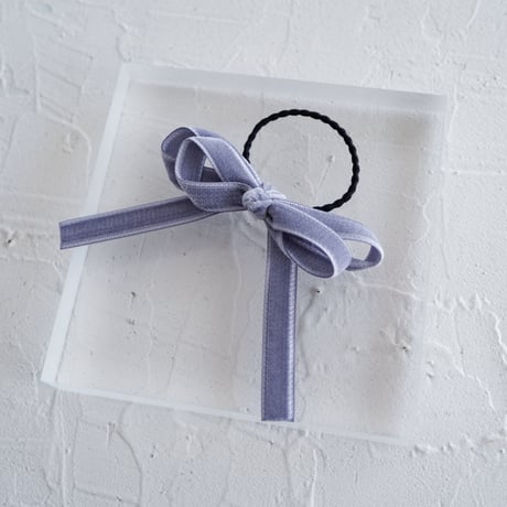 Double velvet ribbon tie