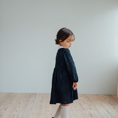 Anna / navy flower