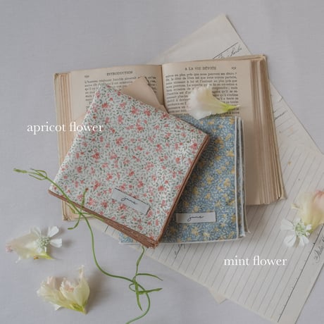 Lunch cross / little flower