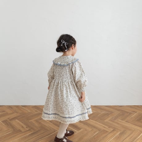 White snow dress / cream flower