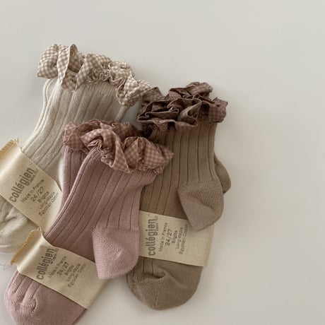 Collegien / Brigitte - Gingham Ruffle Ribbed Ankle Socks