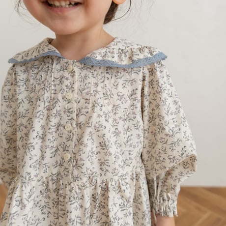 White snow dress / cream flower