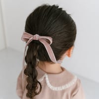 Double velvet ribbon tie