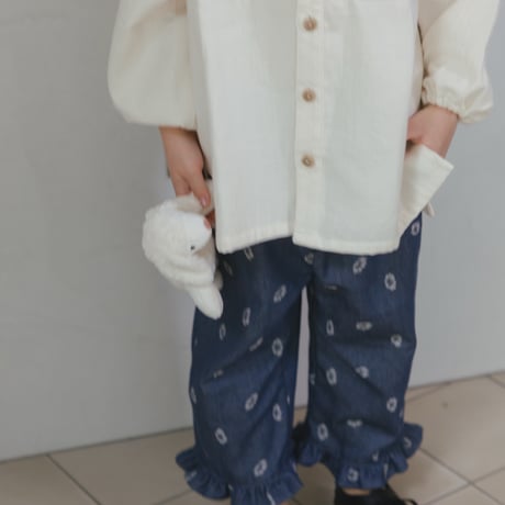 Frill sabrina pants / blue denim flower