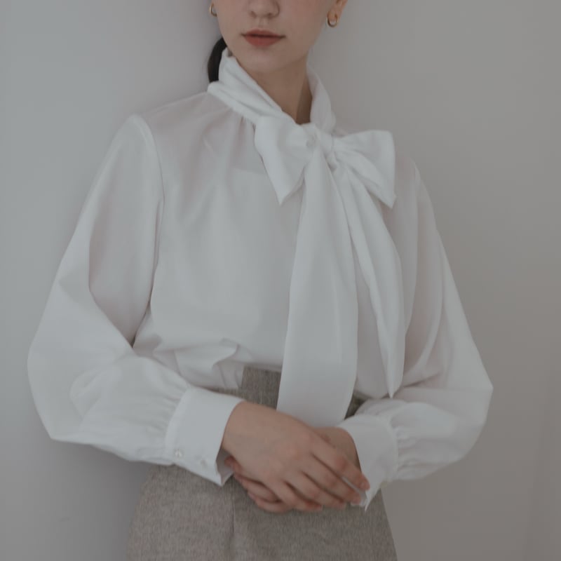 OHGA　オーガ　ボウタイブラウス　BOWTIE BLOUSE　ホワイト BOWTIE BLOUSE | OHGA