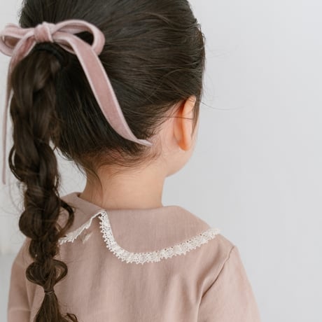 Double velvet ribbon tie