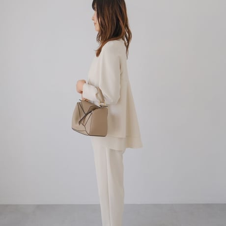 ladies Straight tuck pants / cream