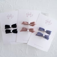 Velvet ribbon pin 2pc set - pearl
