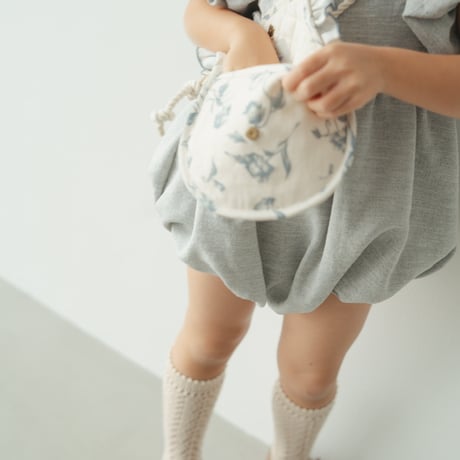 Pochette / Pale bloom