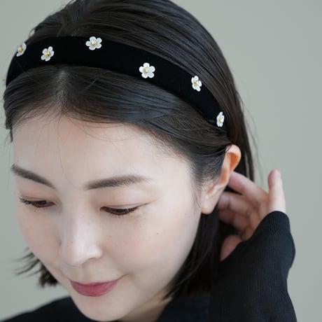 Velvet head band / flower