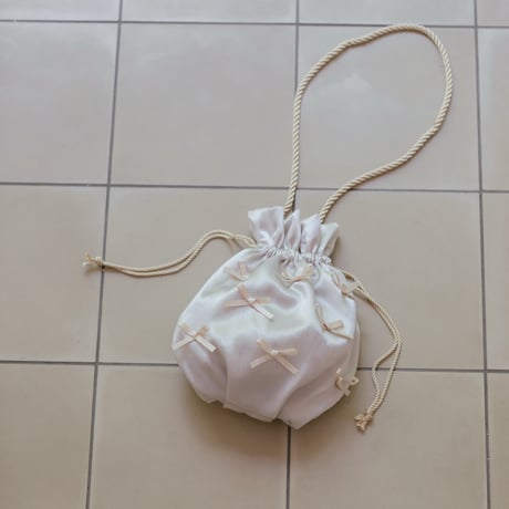 Ribbon pochette / ivory