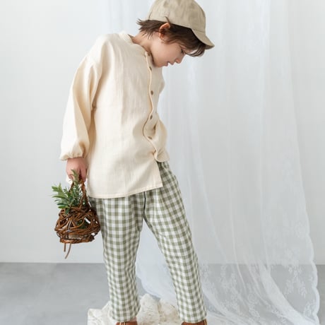 Stand over shirt / milk