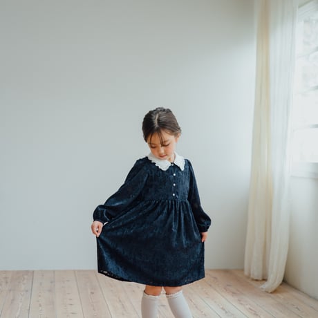 Anna / navy flower
