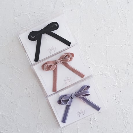 Double velvet ribbon tie