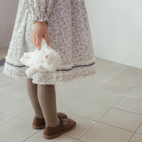 White snow dress / cream flower