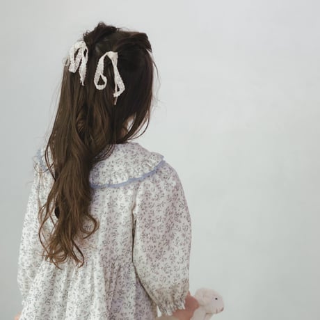 White snow dress / cream flower