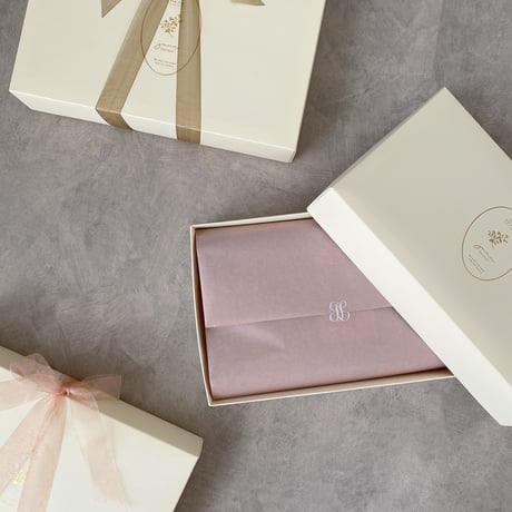 Gift box wrapping