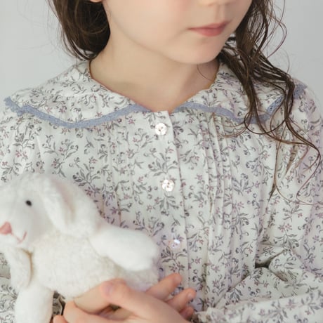 White snow dress / cream flower