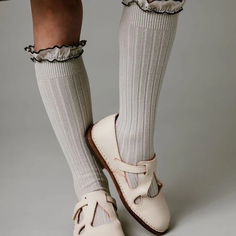 Collegien / Constance - Ribbed Knee-high socks with Rick-Rack Ruffle