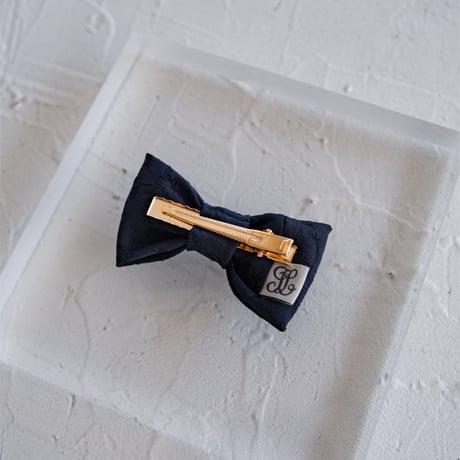 Bow tie
