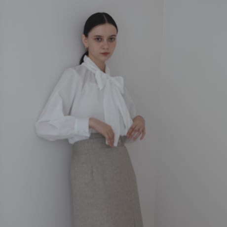ladies Bow tie blouse / white
