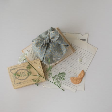Lunch cross / little flower