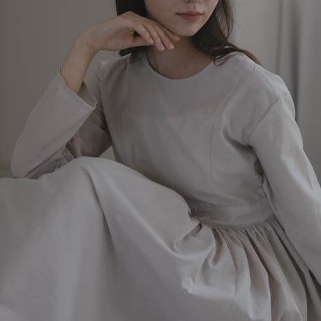 ladies Classical dress / beige