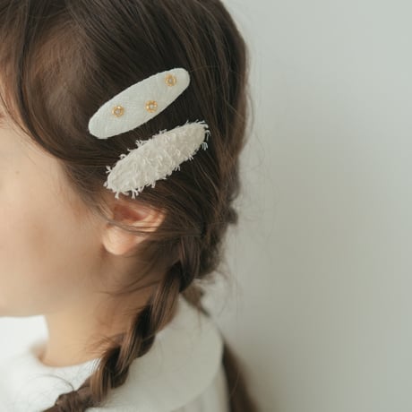 Oval pin 2 pc set / Milk & Powder petal