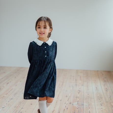 Anna / navy flower