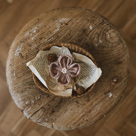 Flower tie / dusty pink flower