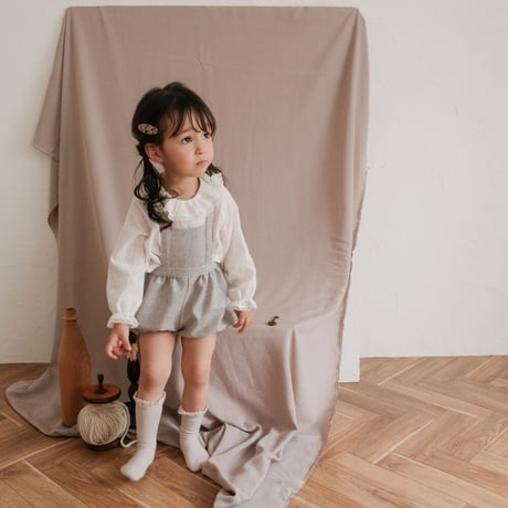 Frill collar blouse / white lace