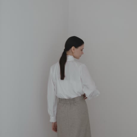 ladies Bow tie blouse / white