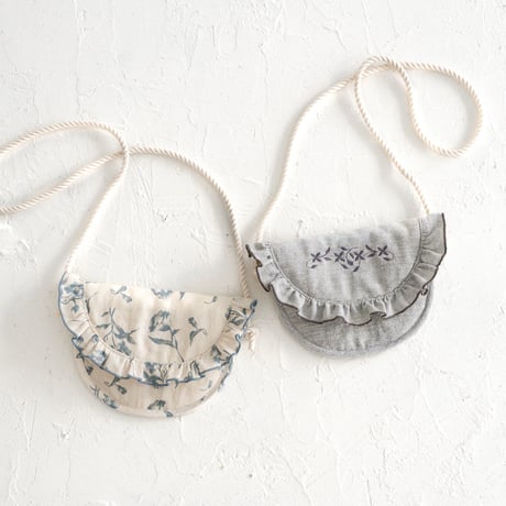 Pochette / Pale bloom