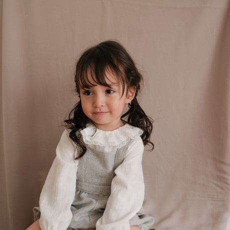 Frill collar blouse / white lace