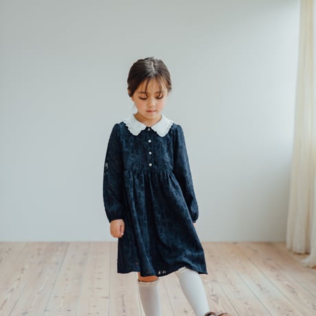 Anna / navy flower