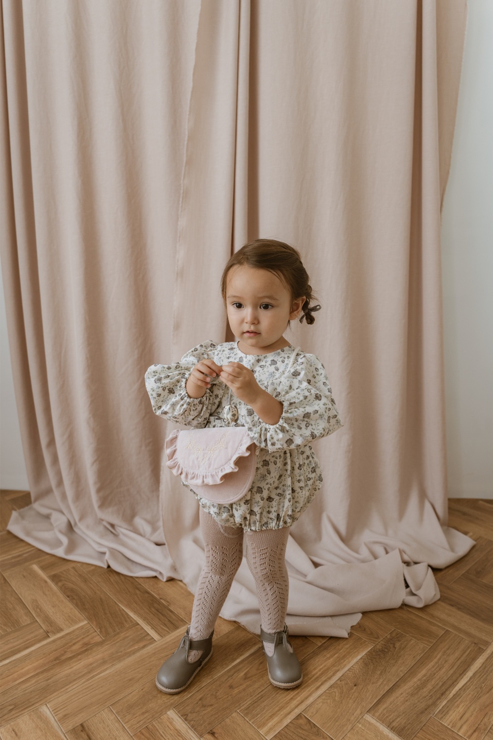 baby triana フリル付きロンパース ベージュ グレー O1CN01orQifO1cumjLi9Xjb__26013