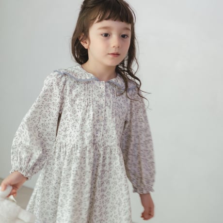 White snow dress / cream flower