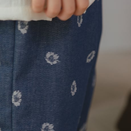 Frill sabrina pants / blue denim flower