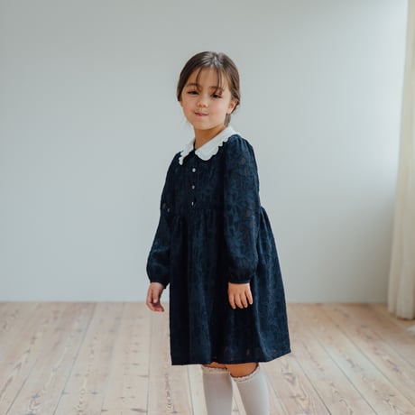 Anna / navy flower