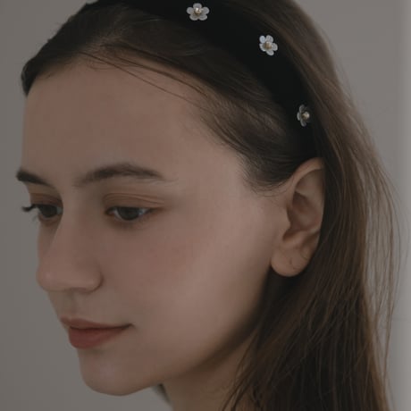 Velvet head band / flower