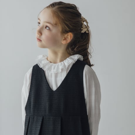 Frill collar blouse / white lace